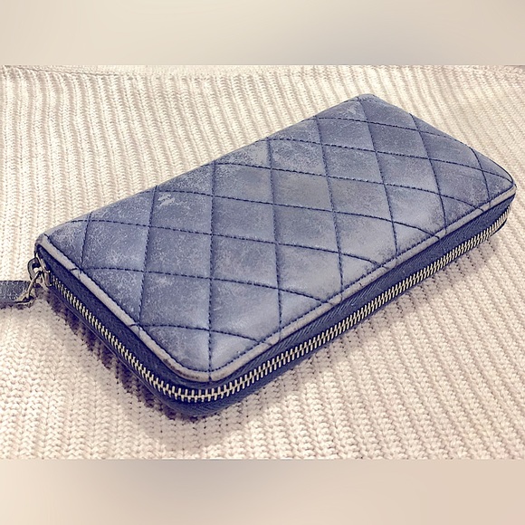 Chanel Quilted Lambskin Zippy Wallet - Picture 2 of 4